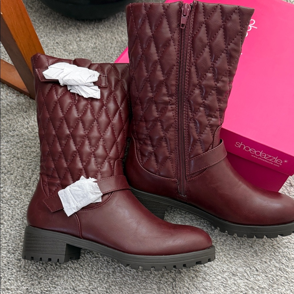 NEW! Women Shoe Dazzle Quilted Maroon Winter Boots Sz 6.5